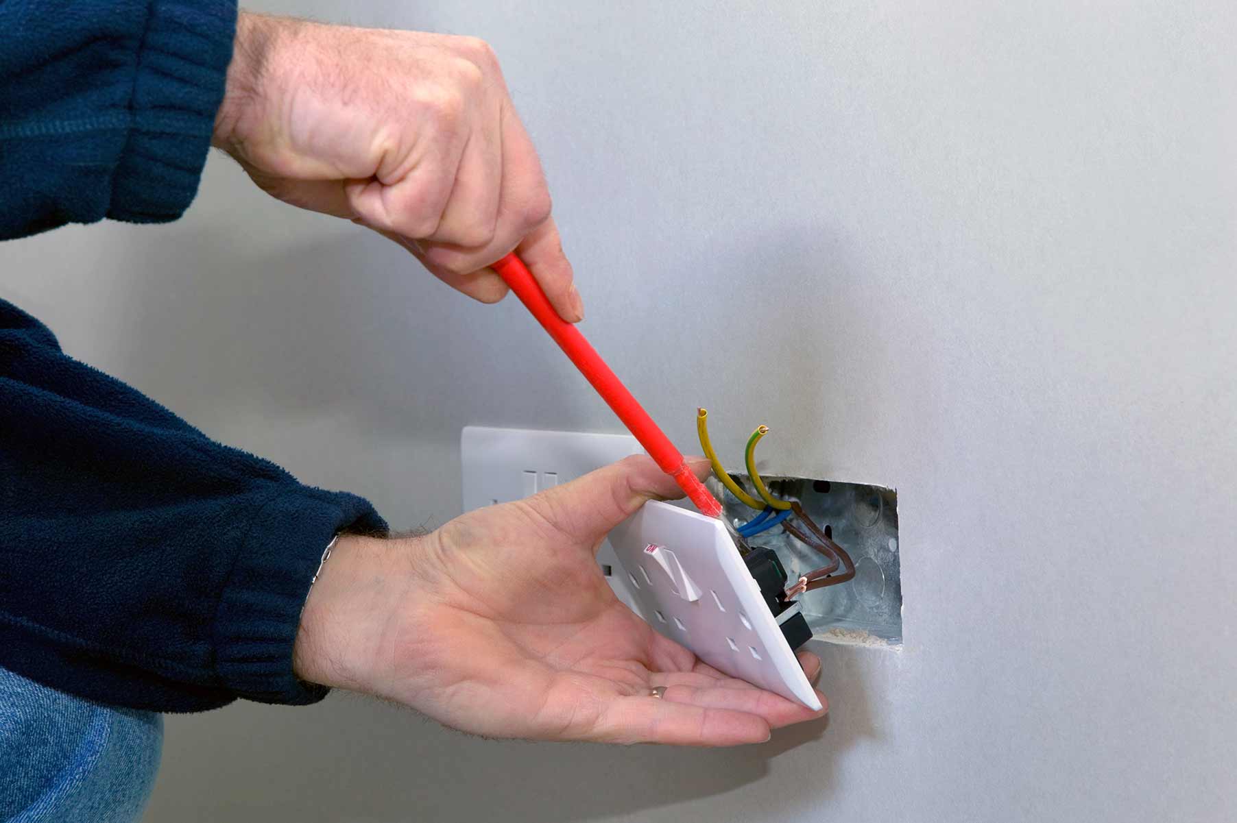 Our electricians can install plug sockets for domestic and commercial proeprties in Belgravia and the local area. 